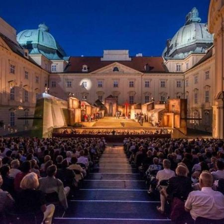 Stifts-Suite Klosterneuburg Buitenkant foto