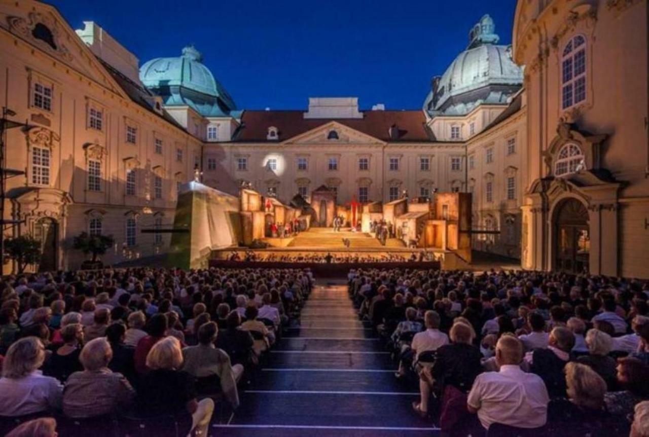 Stifts-Suite Klosterneuburg Buitenkant foto